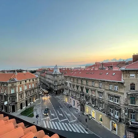 In Town Centre Apartman